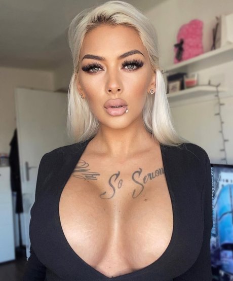 gloryhole princess onlyfans beautiful naked picture