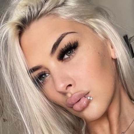 Deminecka pornstar hot pictures