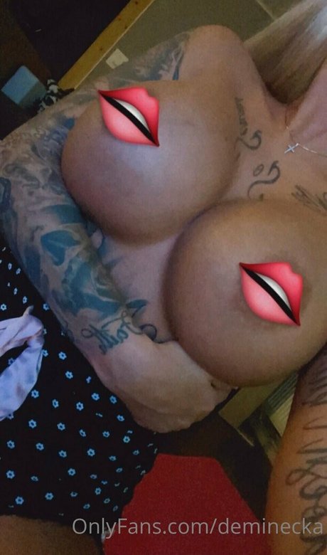 Deminecka model pornographic images