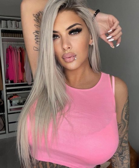 Deminecka sex model photos