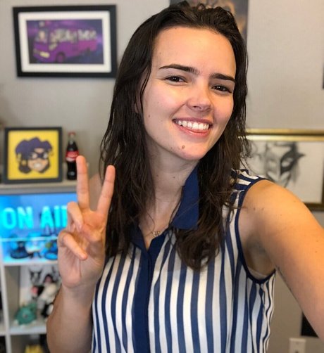 Lowco model pretty gallery