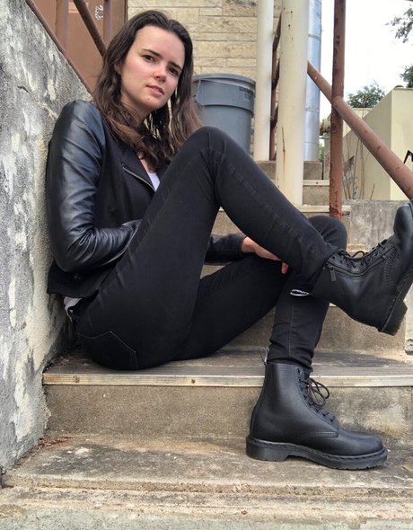 Lowco model porn pic