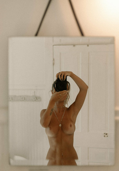 rayanneBTS nice pornstar picture