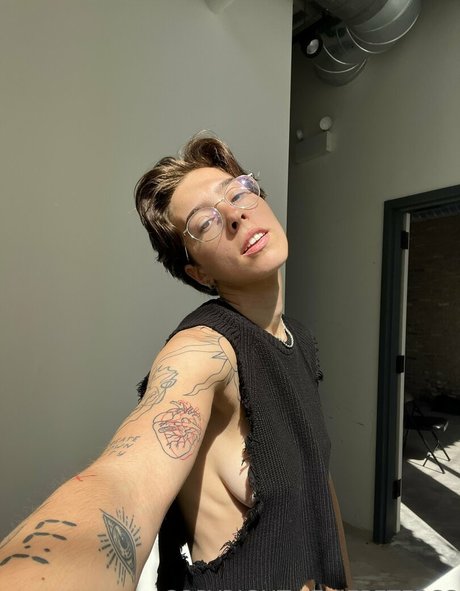 Lexiepeterss pornstar sex pic