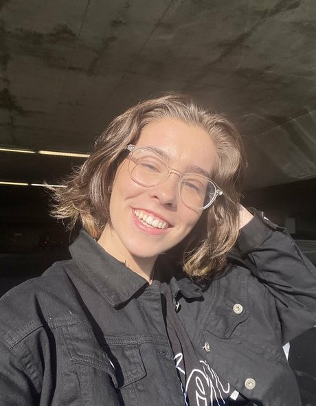 Lexiepeterss nice actress photo