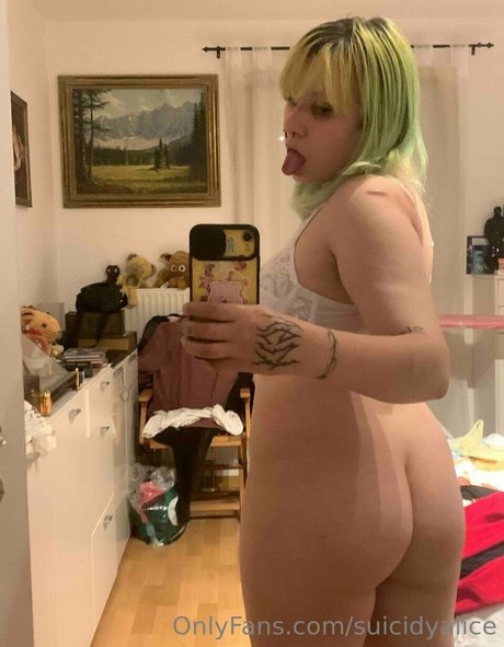 suicidyalice star hot photo
