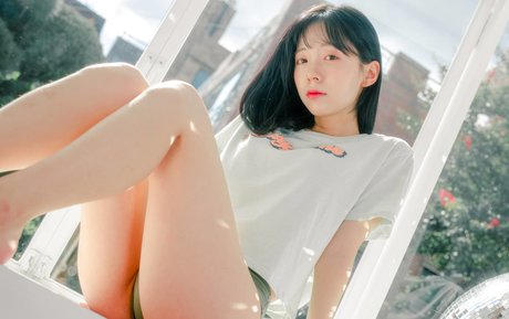 blonde cum onlyfans hot sexy picture