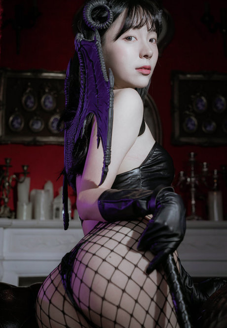 leeesovely star art galleries