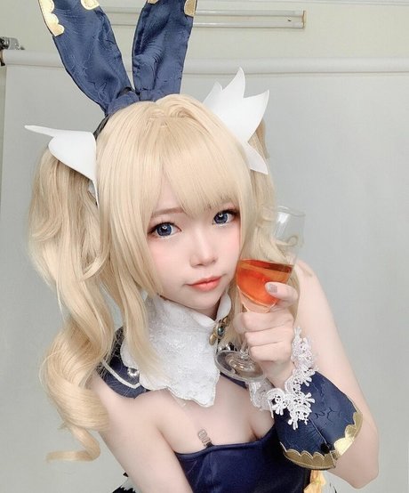 ZinieQ art actress img