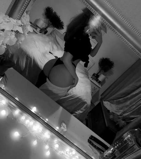 Desiluted model perfect pics