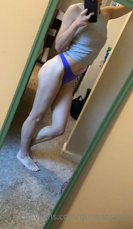 queenbracee sex model gallery