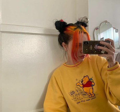 Bea Miller star images