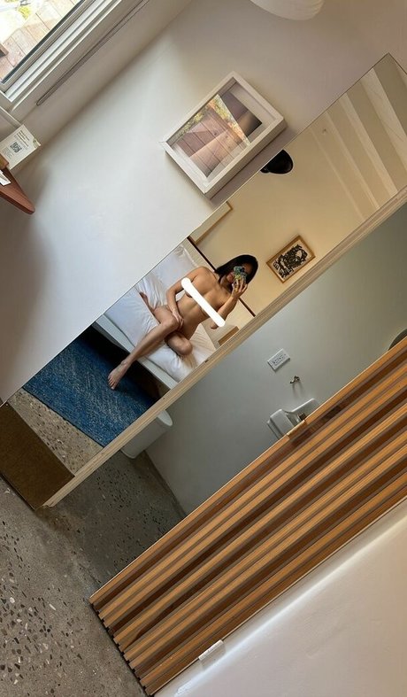 Helloitslynne free pornstar photos