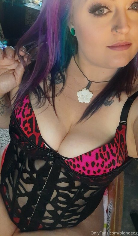 blondeog exclusive pornstar pic