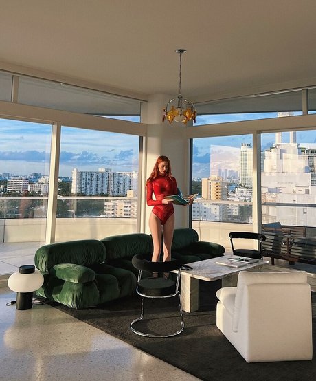 pregnant teacher onlyfans hot pic