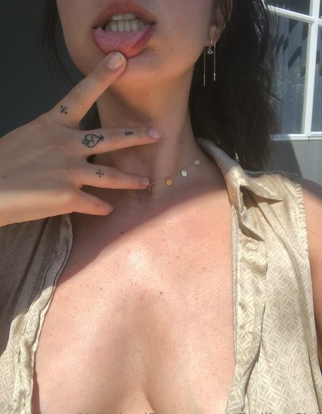 smilingcici erotic actress photo