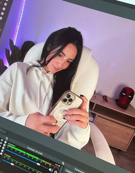 Annie Dreams sexy star photos