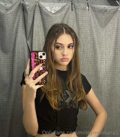 Jessie Carter nice actress img