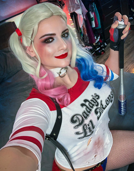 AlsoAshley xxx actress photos