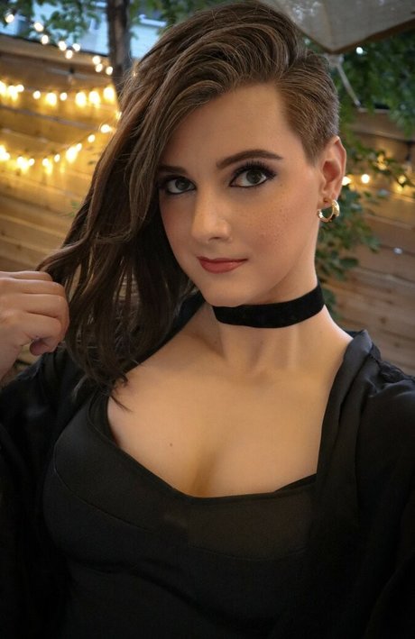 AlsoAshley star high quality pics