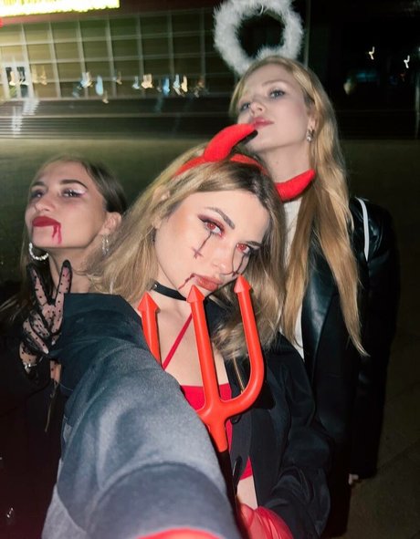 Ahrinyan naked model archive