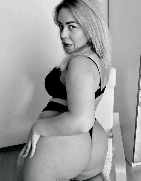 fierymommy Quick model image