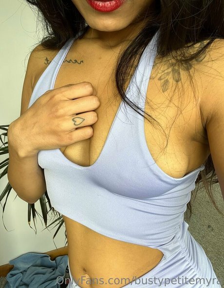 bustypetitemyra Quick model image