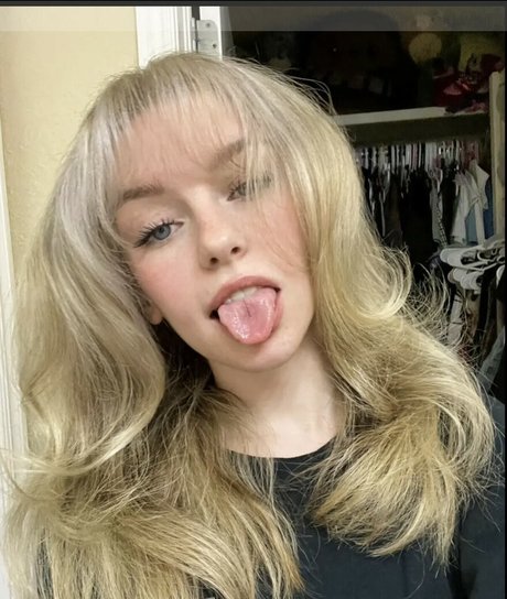 NaomiSkyex star pretty gallery