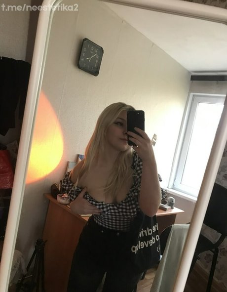 Lenny Bright pretty pornstar image