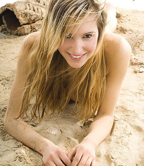 Corinna Daniela Roesch Quick model image