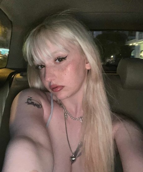 ilayserah erotic model img