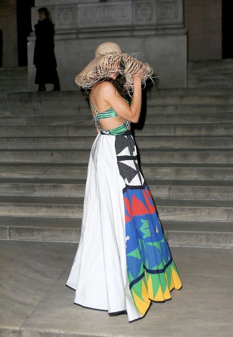 Rosario Dawson Profile pic