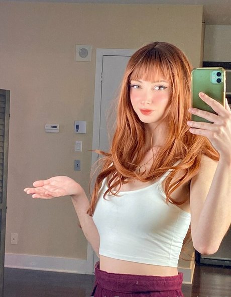 EllaElvin69 pornstar nude pictures