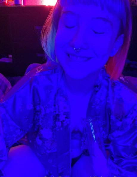 divine femme star hd img