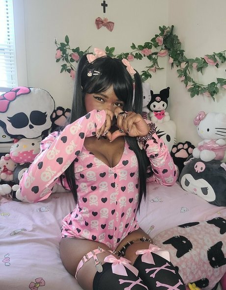 Lilrawrs pornstar hot pictures