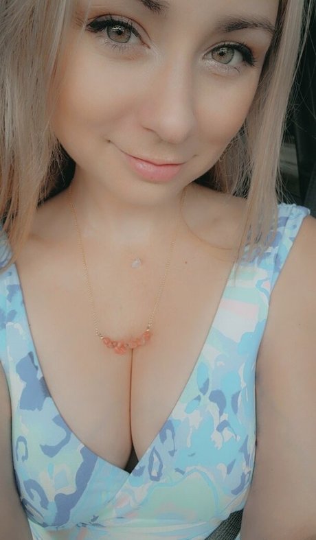 BellaAndersin naked actress img