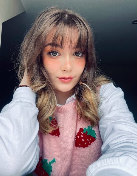 poopernoodle pretty actress gallery