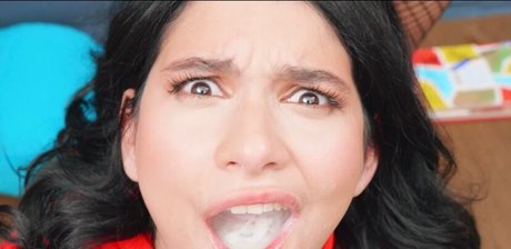 Min Galilea naked model photos