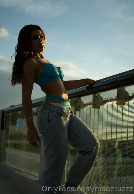 milacruzzz pretty model img