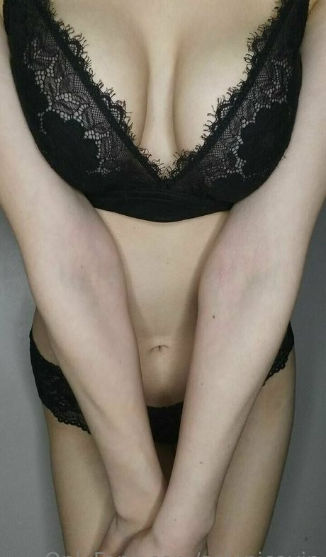 selenicavip model hot photo