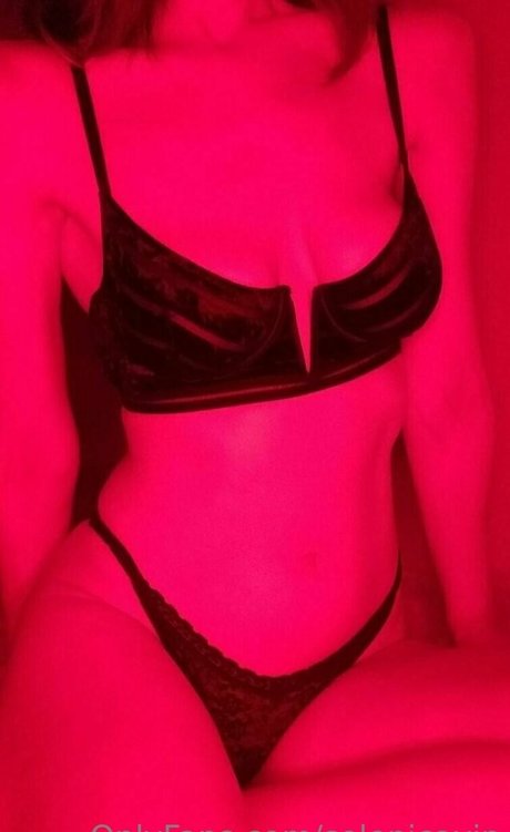 selenicavip model img