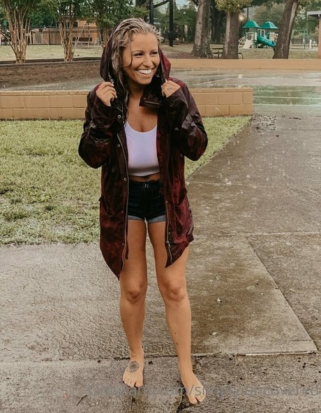 SimplyUncovered pornstar naked img