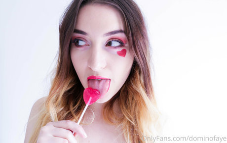 dominofaye perfect model pic