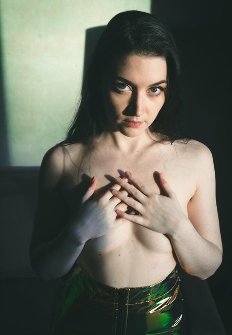 dominofaye model nude pic