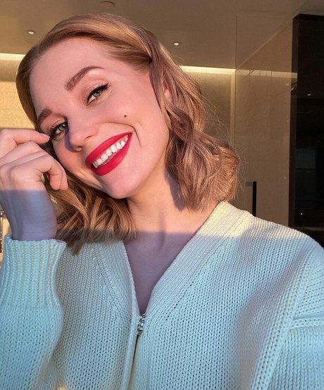 Kristina Asmus star erotic photos