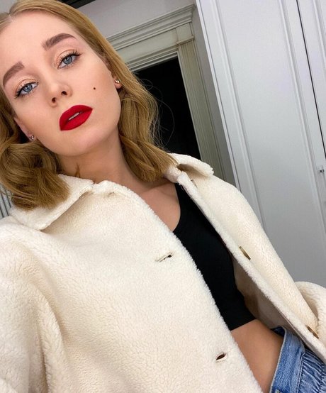 Kristina Asmus pornographic model photos