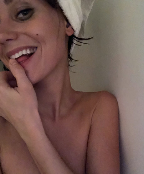 Kristina Asmus pretty model img