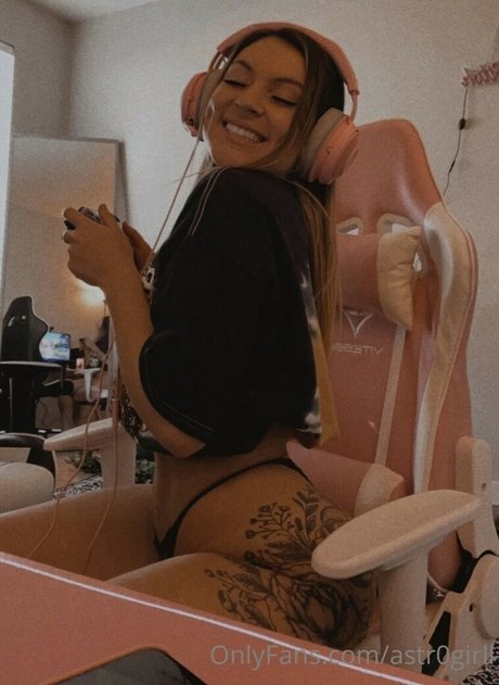 Astr0girll xxx star archive