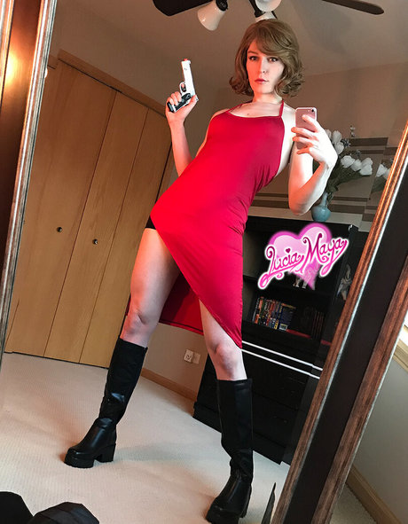 Lucia Maya star pics