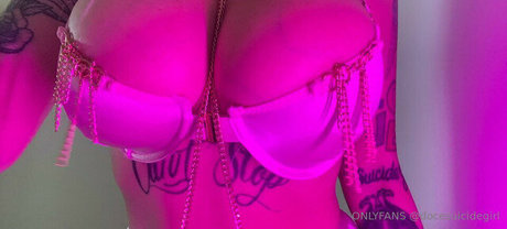 Doce Suicide pornstar naked pics